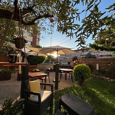 Hostal Crisami Solsona Ngoại thất bức ảnh