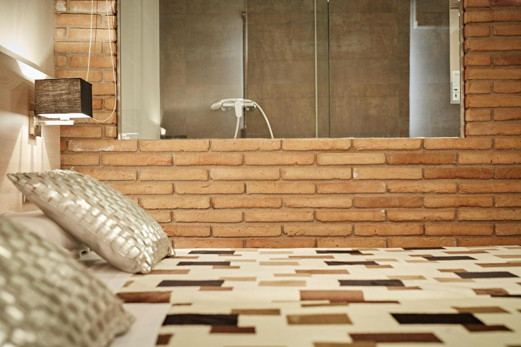Hostal Crisami Solsona Ngoại thất bức ảnh